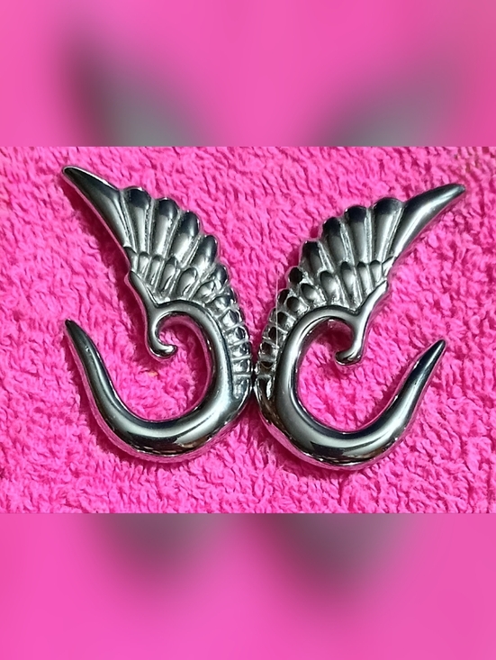 Jewelry - Silver Winged Swirl Gauges